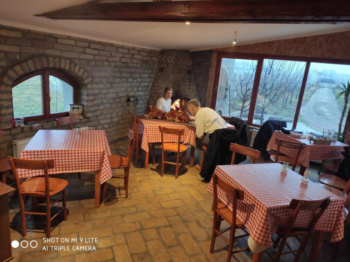 Salas Farma 47-Miris Dunja Cenej Exterior foto